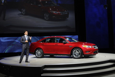 Ford Taurus стал "Автомобилем года" в США