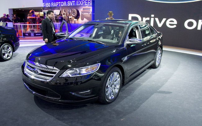 Ford Taurus стал "Автомобилем года" в США