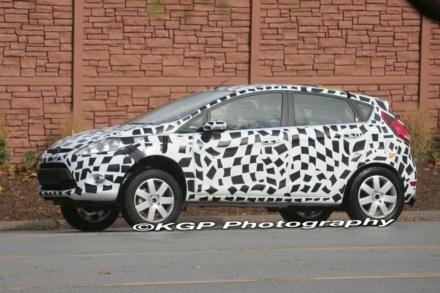 Компактный кроссовер Ford Fiesta