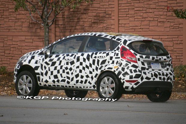 Компактный кроссовер Ford Fiesta