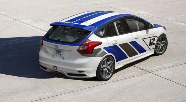 Ford ������ Focus ST-R � 98995 ��������