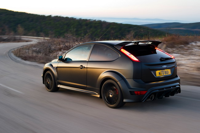  Ford Focus RS  330 ..
