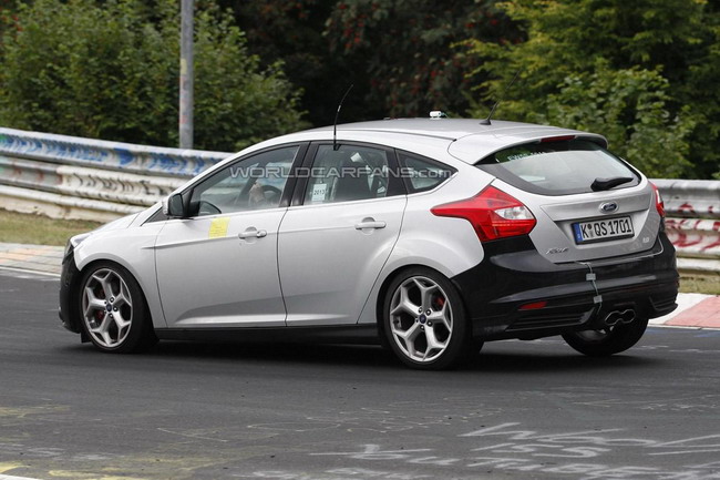      Ford Focus ST 2014