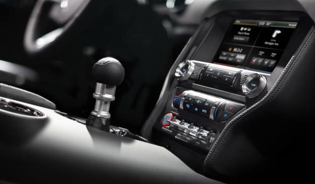 2015 Ford Mustang    SYNC AppLink