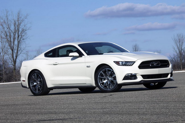 Стали известны цены на Ford Mustang EcoBoost и GT