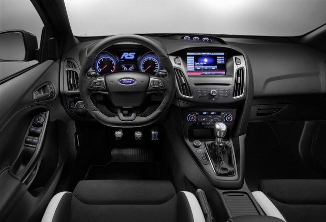 Ford Focus RS представлен на Женевском автосалоне 2015