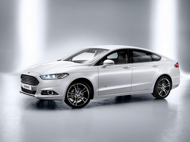 Новый Ford Mondeo поступит к европейским дилерам в октябре