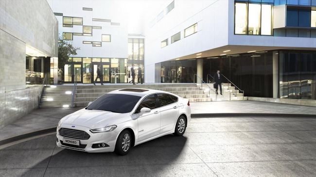 Новый Ford Mondeo поступит к европейским дилерам в октябре